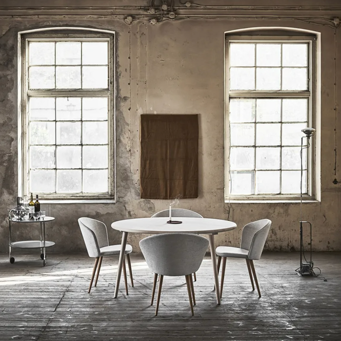 Miss Tailor Dining Table