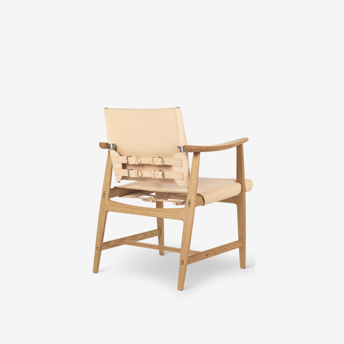 BM1106 Huntsman Chair