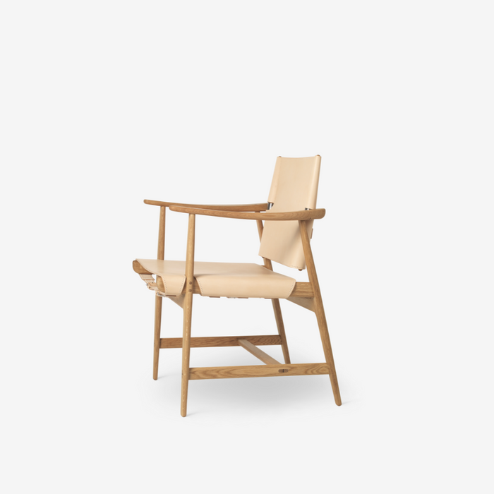 BM1106 Huntsman Chair