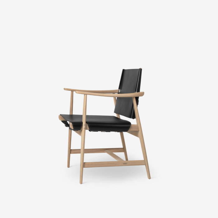 BM1106 Huntsman Chair