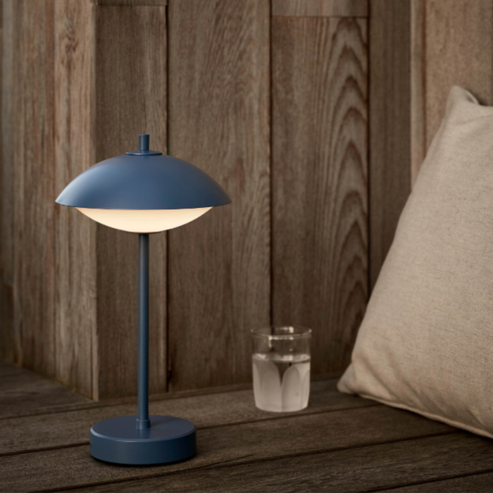 Clam™ Portable Lamp