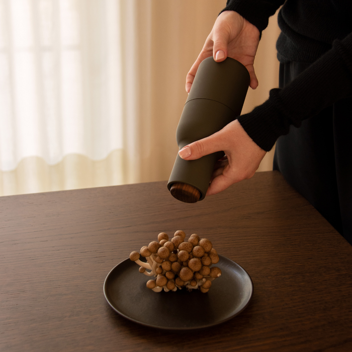 Large Bottle Grinder 2 PCS