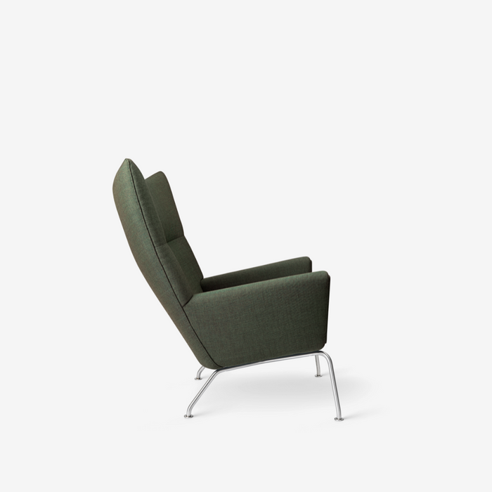 CH445 Wing Chair