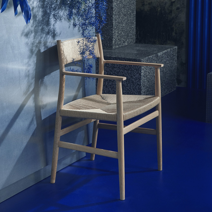ARV Chair with Armrest