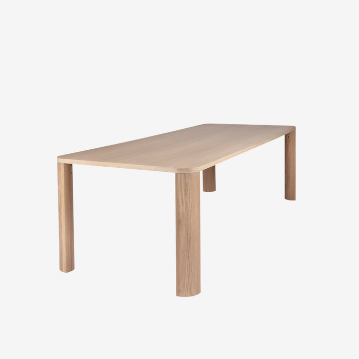Moci Dining Table