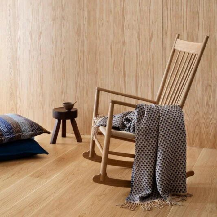 Isak Throw