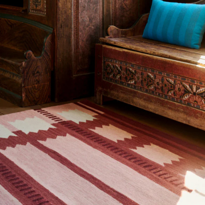 Röllakan Iris Rug