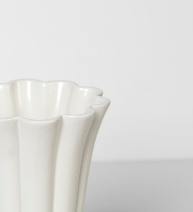 Heli Vase