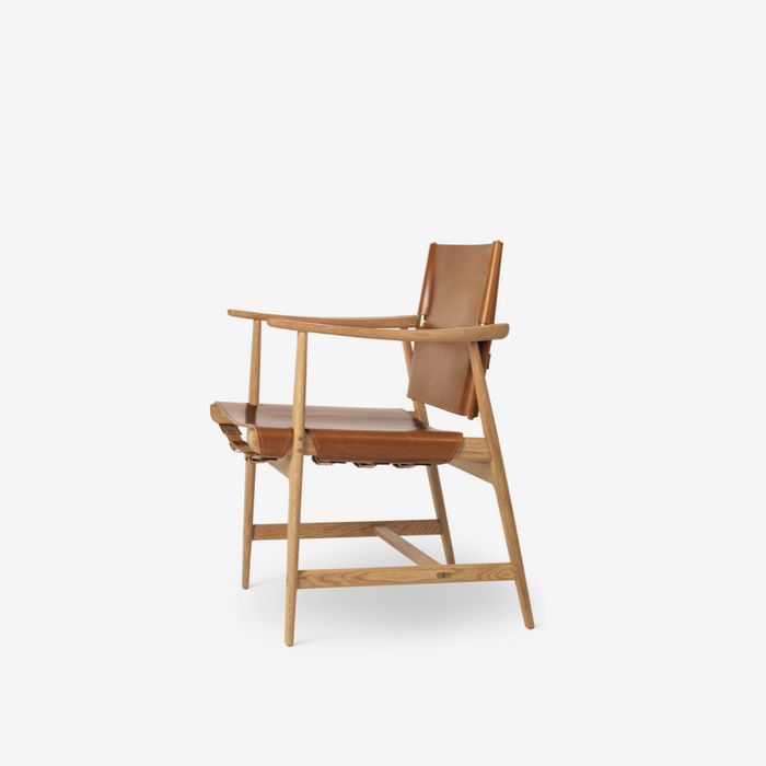 BM1106 Huntsman Chair