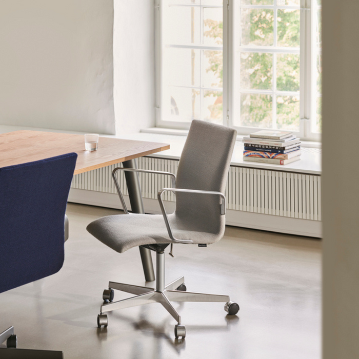Oxford™ Chair with Armrest