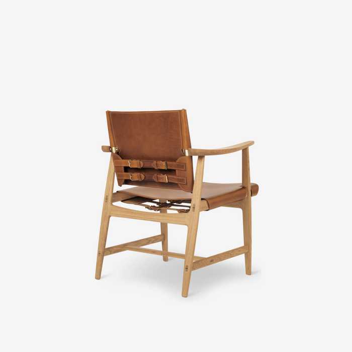 BM1106 Huntsman Chair