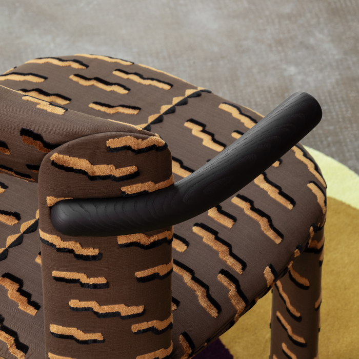 Amia Chair