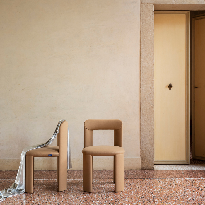Amia Chair