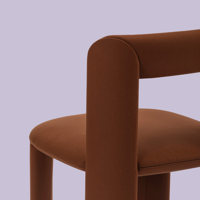 Amia Chair