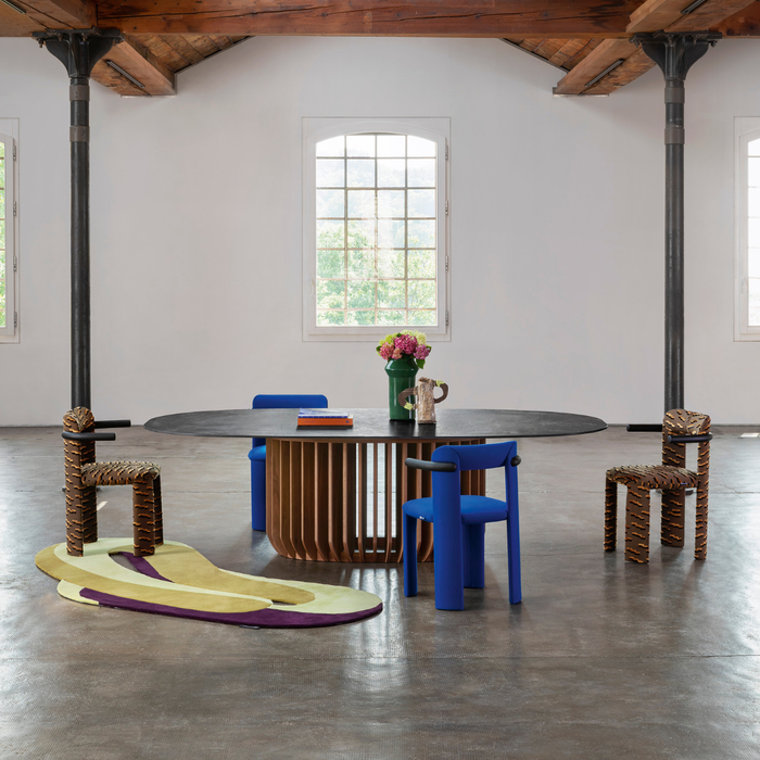 Amia Chair