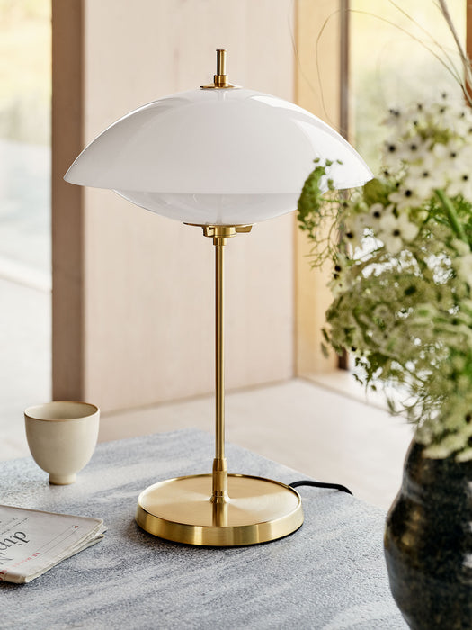 CLAM™ Table Lamp
