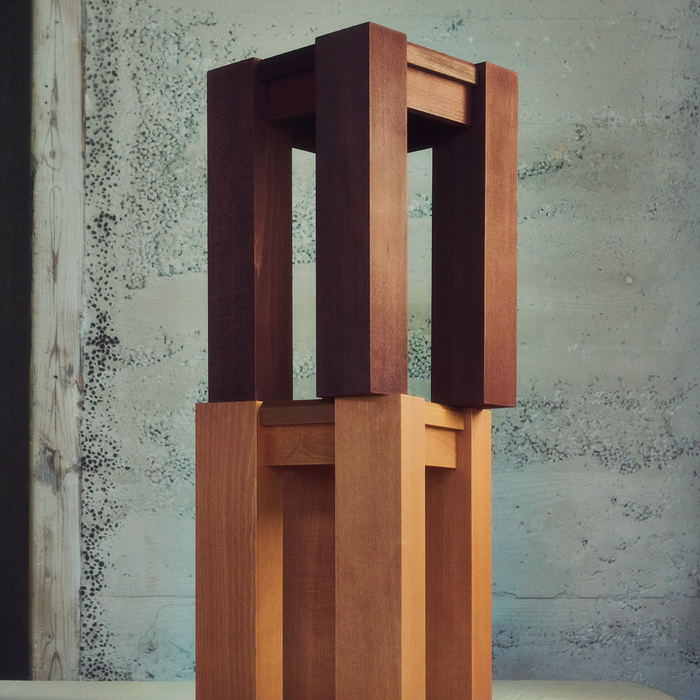 Solido Side Table