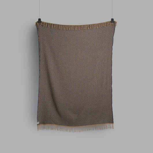 Isak Throw