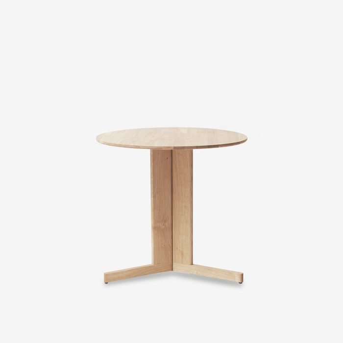 Trefoil Round Table