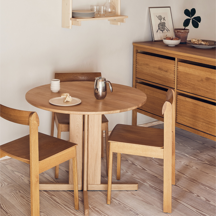 Trefoil Round Table