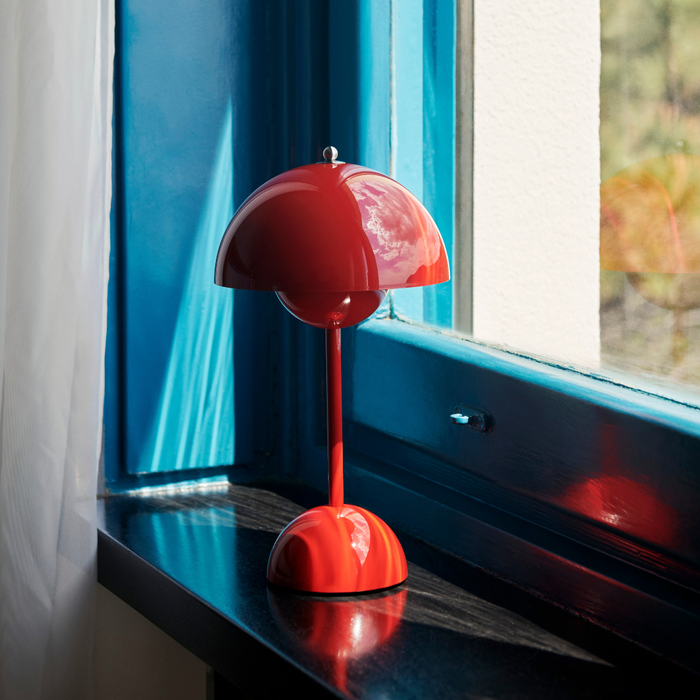 Flowerpot VP9 Portable Lamp