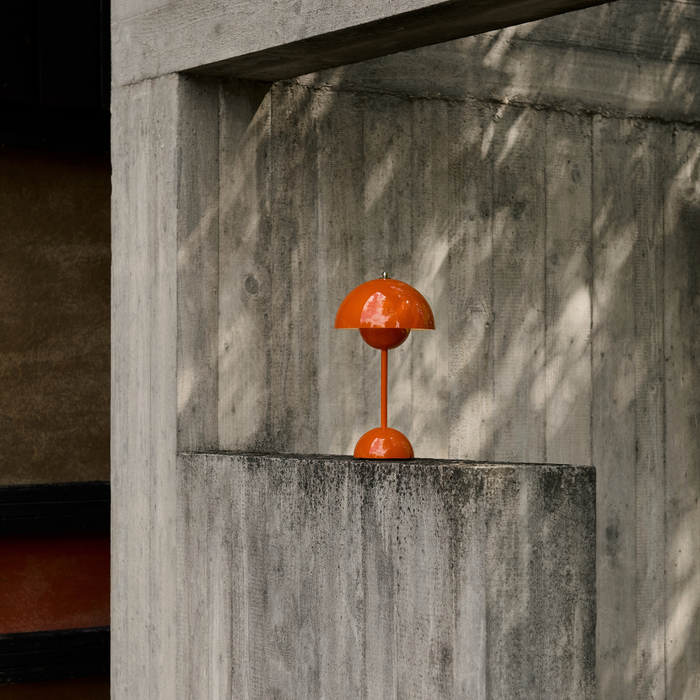 Flowerpot VP9 Portable Lamp