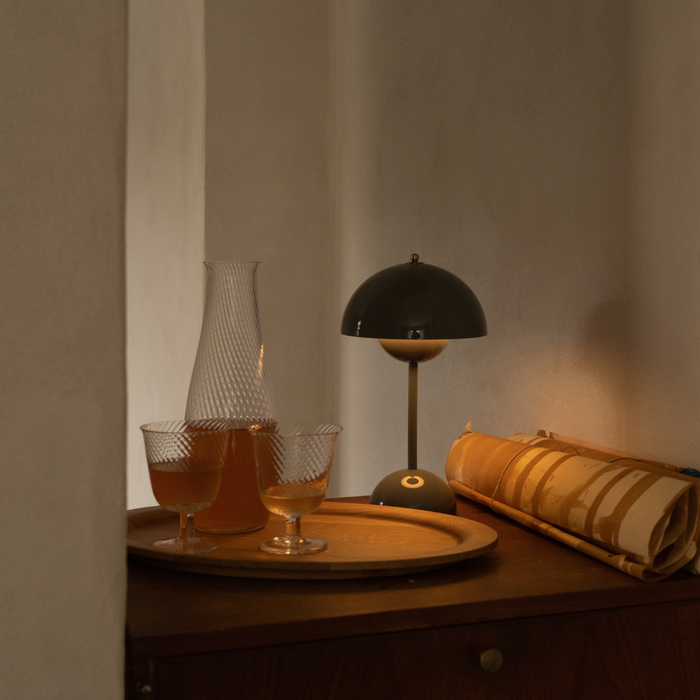 Flowerpot VP9 Portable Lamp