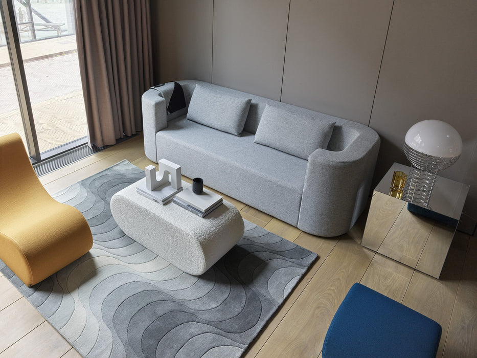 VP168 Sofa