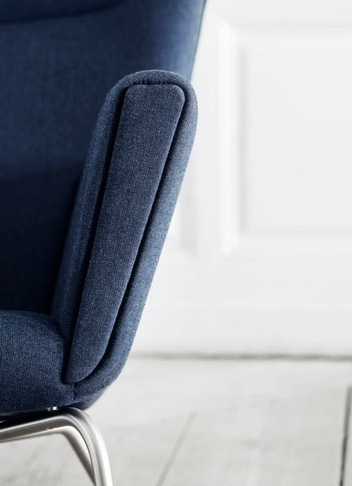 CH445 Wing Chair
