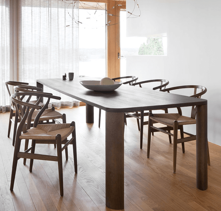 Moci Dining Table